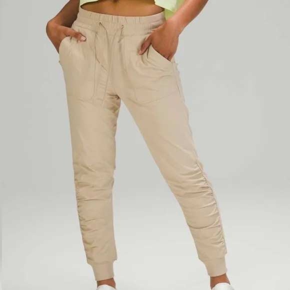 LULULEMON Beyond the Studio Jogger Womens 2 Tan Ruched Tapered Pants Athleisure